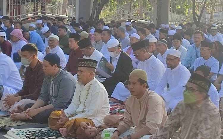 Sebagian Umat Islam Kota Jayapura Laksanakan Salat Id 1444H Jumat