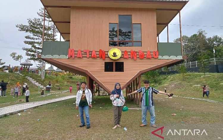 Ribuan Warga Kunjungi Wisata Matan Andau Palangka Raya