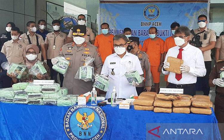 ARSIP - Kegiatan pemusnahan narkoba yang dilakukan oleh BNN Provinsi Aceh, di Banda Aceh, beberapa waktu lalu. ANTARA/M Haris SA