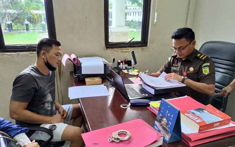 Oknum Polisi Tikam Polisi Diserahkan ke Pengadilan