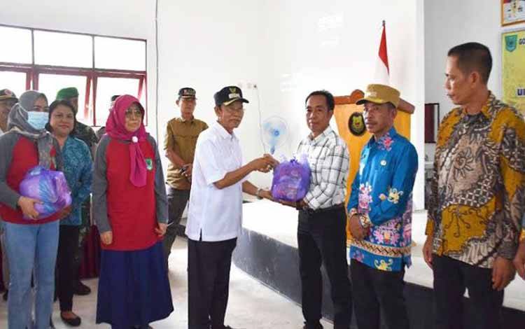 Pemkab Kapuas Salurkan Bantuan Warga di 5 Desa Terdampak Banjir