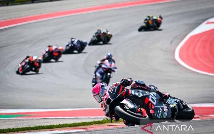 Aleix Espargaro (Aprilia Racing) melaju di Grand Prix Amerika yang digelar di Circuit of the Americas, Austin, Texas, AS, Minggu (16/4/2023). (ANTARA/HO/Aprilia Racing)