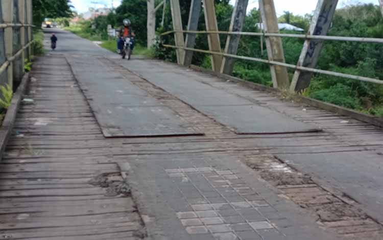 Camat MB Ketapang Sayangkan Perbuatan Oknum Warga Mengambil Pelat Besi di Jembatan Kapten Mulyono