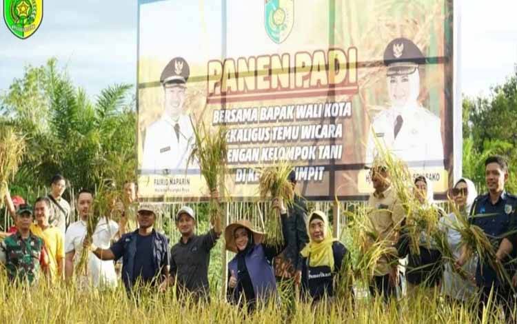 Kelompok Tani di Kelurahan Pager Sukses Budidaya Padi