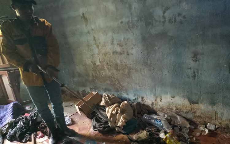 Pandulima Evakuasi Cobra Sembur di Jalan Meranti