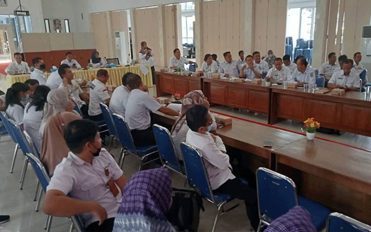 Pelaksanaan rapat monitoring dan evaluasi program percepatan penurunan stanting di Kabupaten Sukamara, Rabu, 3 Mei 2023. (FOTO:NORHASANAH)