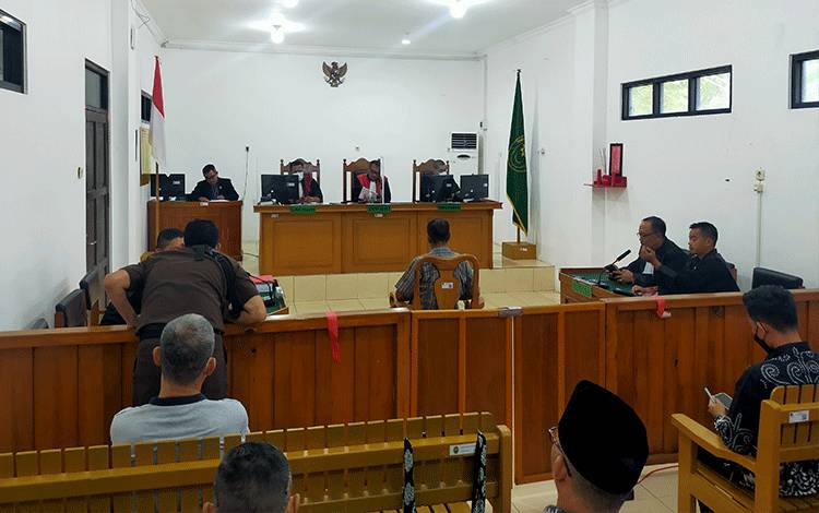 Eksepsi Terdakwa Madi Goening Sius Ditolak, Hakim Lanjutkan ke Pokok Perkara