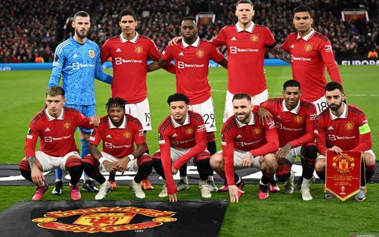 Legenda Manchester United Van Der Sar Alami Pendarahan Otak