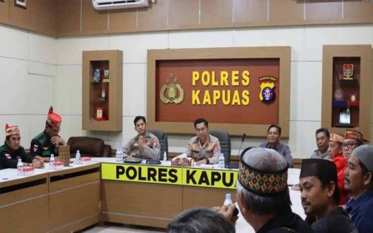 Tingkatkan Jalinan Silaturahmi, Kapolres Kapuas Lakukan Pertemuan Dengan Ormas Dayak