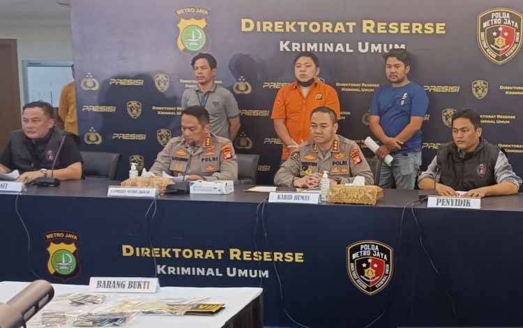 Polisi Tetapkan Pengemudi Arogan Pakai Pelat Palsu sebagai Tersangka