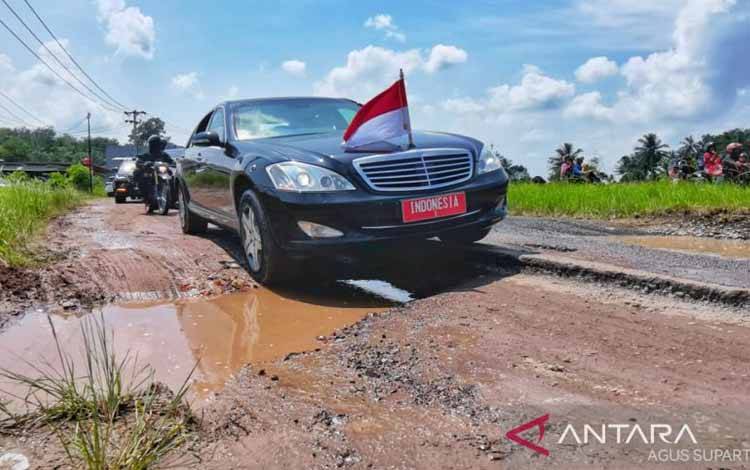 Presiden Sengaja Ubah Rute agar Tahu Kondisi Jalan Lampung