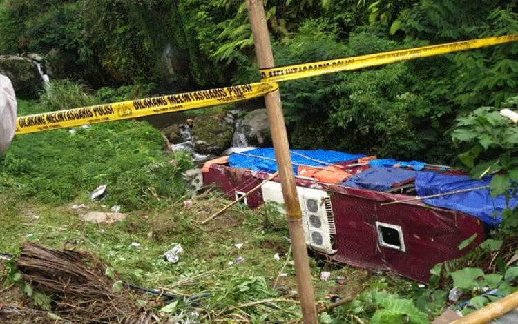 Satu Korban Tewas Akibat Bus Masuk Sungai