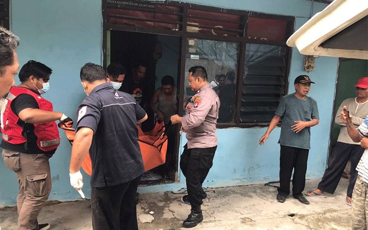Pria Paruh Baya Ditemukan Meninggal Dunia Dalam Sebuah Barak