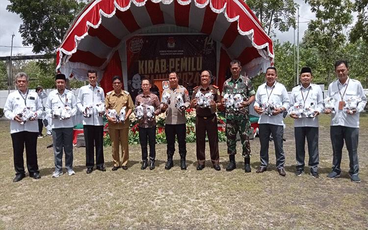 Usai Terima Kibar Pemilu 2024, KPU Sukamara Akan Gelar Kirab Bendera Peserta Pemilv?