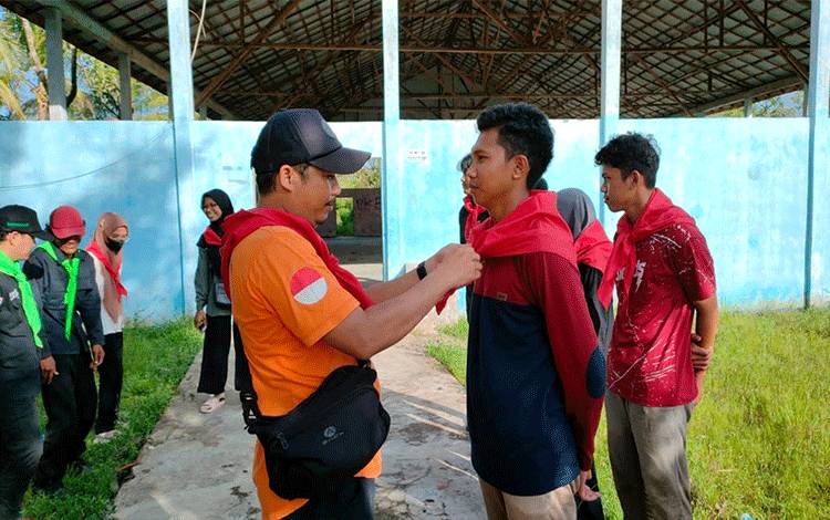 Smagapala SMAN 3 Kapuas Lakukan Diklatsar di Desa Budi Mufakat