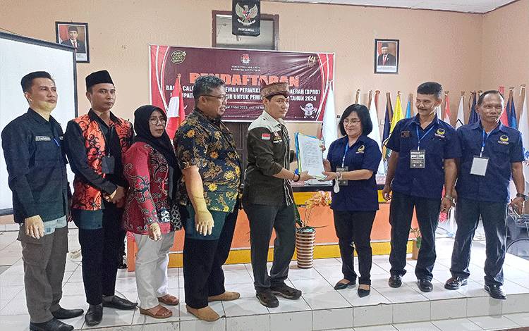 Partai Nasdem Barito Timur Serahkan Berkas Pendaftaran Bacaleg ke KPU