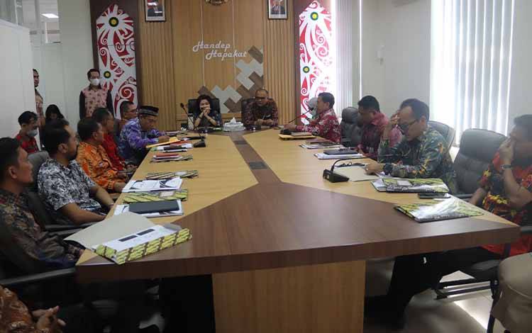 Bupati Sambut Tim Korsupgah KPK RI