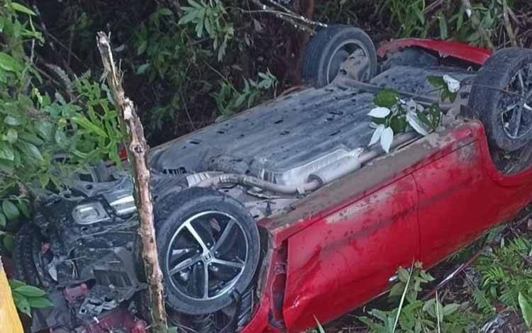 Mobil Ketua Komisi III DPRD Gorontalo Utara Masuk Jurang