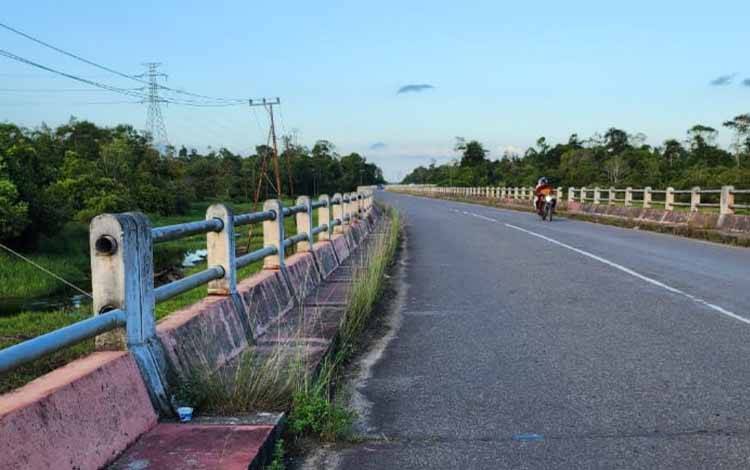 Pile Slab Pangkalan Bun - Kolam Perlu Perhatian Serius