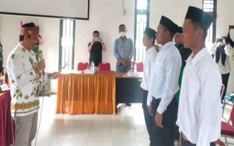 Anggota PPS Dadahup Raya Mengundurkan Diri, KPU Kapuas Lantik Penggantinya