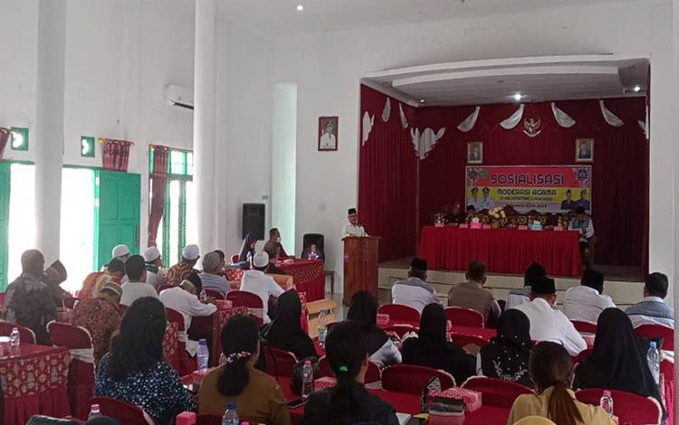 Wabup Sukamara Harapkan Sosialiasi Moderasi Beragama Memperkokoh Kerukunan Ummat