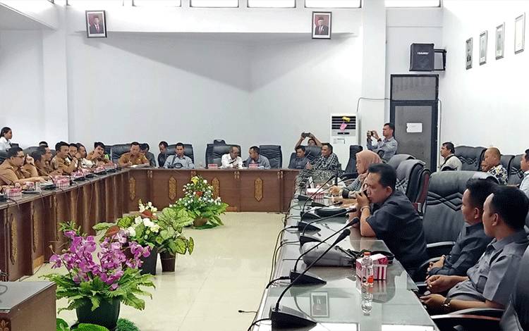 DPRD Barito Utara RDP dengan?Sejumlah Perusahaan Tambang ini