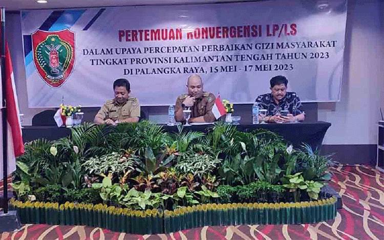 Sekretaris Dinas Kesehatan Prov. Kalteng membuka acara dan memberikan arahan. (FOTO: IST)