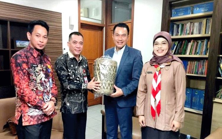 Dukung Kemajuan Pendidikan di Barito Utara, Kadisdik Lakukan Ini di Jawa Barat