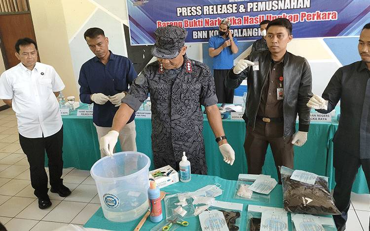 BNNK Palangka Raya Musnahkan 48,7 Gram Sabu