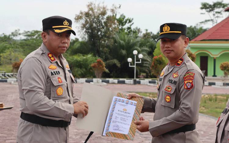 31 Personel Polres Gunung Mas Dapat Penghargaan