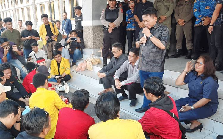 DPRD Kalteng Siap Tindaklanjuti Tuntutan Gerakan Almamater Kalteng