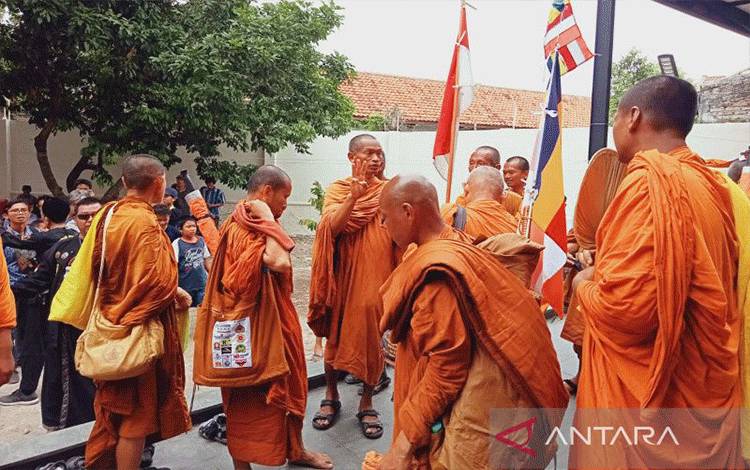 Biksu Pelaksana "Thudong" Akui Toleransi Beragama di Indonesia Tinggi