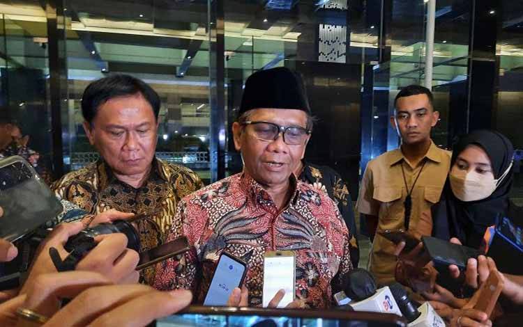 Mahfud MD Lapor ke Jokowi Hasil Kajian Putusan MK Terkait Pimpinan KPK