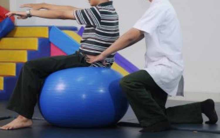 Keluarga Berperan Penting dalam Penyembuhan Pasien Stroke