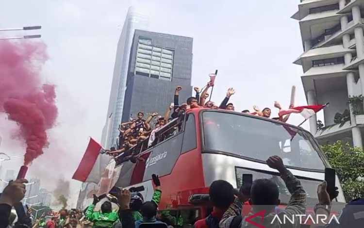 Kemenpora Ajak Timnas U-22 Keliling Sudirman hingga Bundaran HI