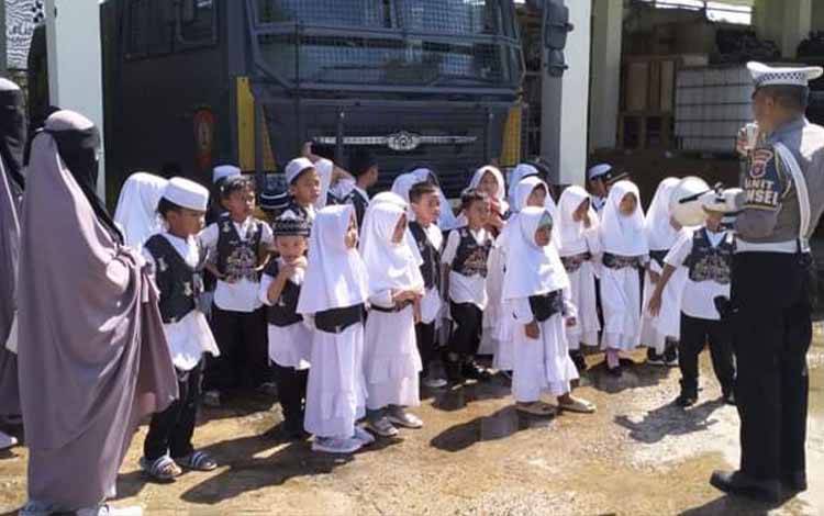 Satlantas Polres Pulang Pisau Terima Kunjungan Murid TK Ahlul Quran