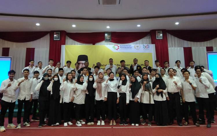 Mukhtarudin dan Kemenperin Gelar Diklat Desainer Grafis Muda di Kobar