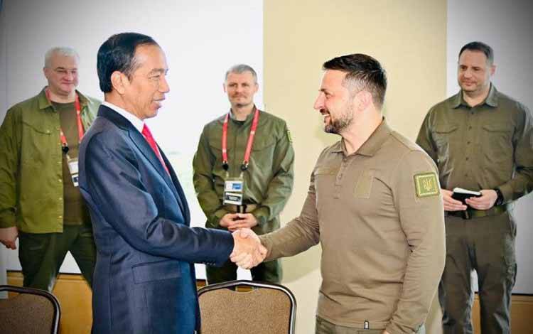 Jokowi Sampaikan Dukungan Upaya Perdamaian Ukraina kepada Zelenskyy