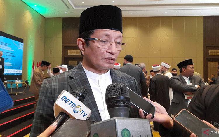 Imam Besar Masjid Istiqlal Nasaruddin Umar saat ditemui pada konferensi internasional untuk perdamaian global di Jakarta, Minggu (21/5/2023) (ANTARA/Lintang Budiyanti Prameswari)