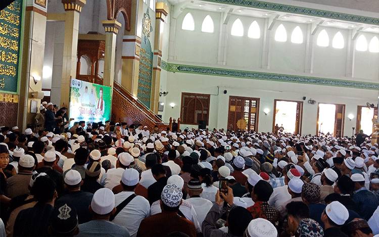 Bupati Kotim: Luar Biasa Antusias Mengikuti Tabligh Akbar Ustad Abdul Somad