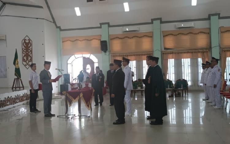 Bupati Gunung Mas Lantik Puluhan Pejabat Administrator dan Pejabat Pengawas