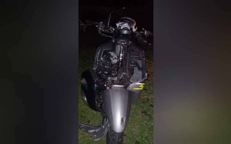 Kondisi Motor Honda Scoopy Korban Kecelakaan Jalan Mahir Mahar Kilometer 17 (FOTO : POLSEK SEBANGAU)