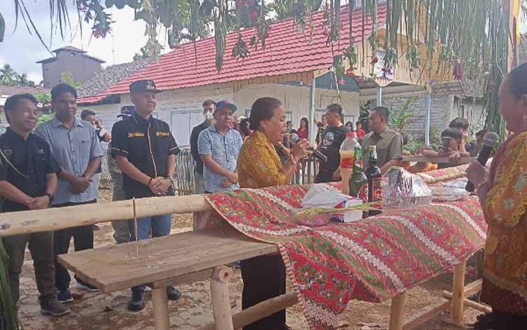 Bupati Gunung Mas Berkunjung ke Desa Tumbang Ponyoi