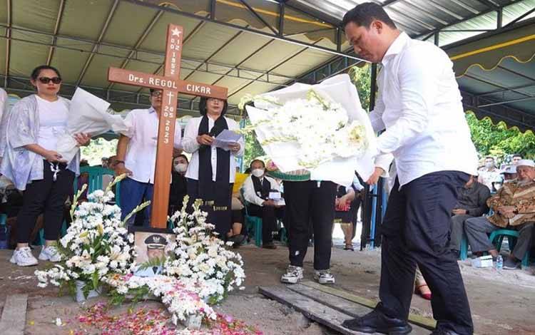 Bupati Hadiri Pemakaman Tokoh Pendiri Kabupaten Lamandau ?