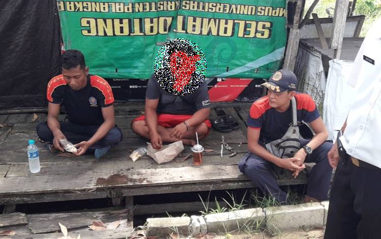 Seorang ODGJ di Palangka Raya Diamankan Karena Rusak Motor dan Pintu Kafe