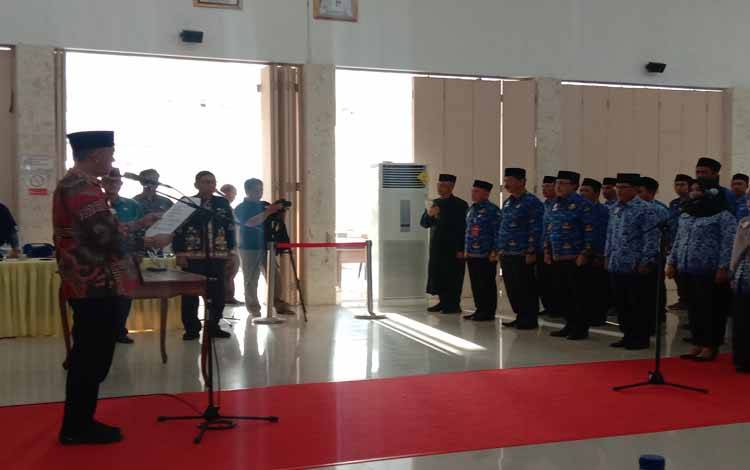 Bupati Sukamara Lantik 32 Pejabat dan 4 di antaranya Pejabat Pimpinan Tinggi Pratama