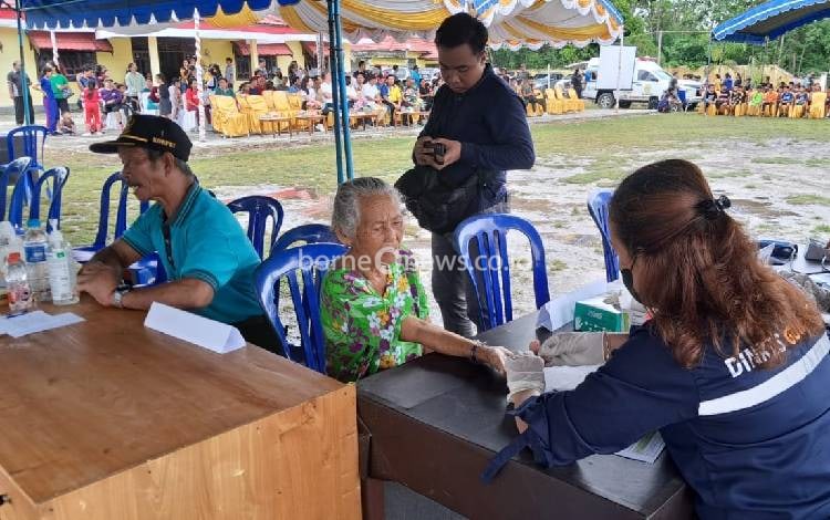 Selain Jalan Sehat, Pemkab Gunung Mas Lakukan Pelayanan Kesehatan di Kecamatan Mihing Raya