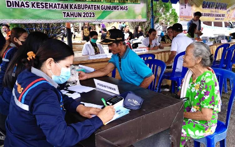 Masyarakat Mihing Raya Antusias Ikut Pelayanan Kesehatan Gratis