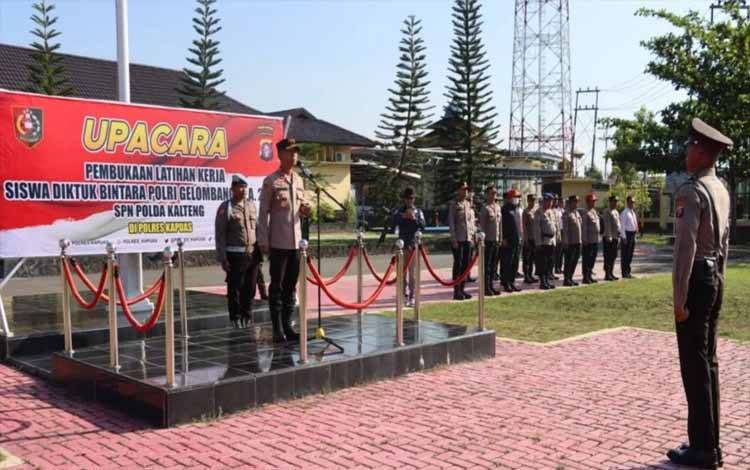 Kapolres Pimpin Upacara Pembukaan Latihan Kerja Siswa Diktukba Polri Gelombang Satu di Kapuas