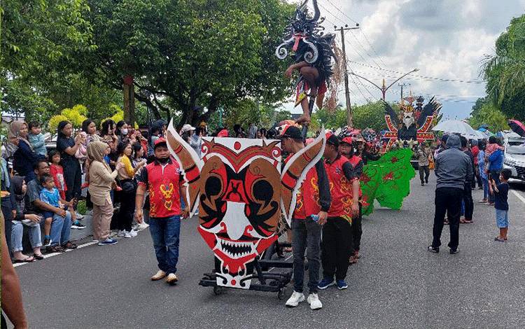 Karnaval Budaya Murung Raya Raih Juara I